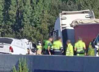 Colisión frontal de camión y pick up deja tres muertos y dos heridos en Carracedelo news-16092024-132751
