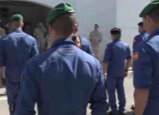 Visita de Robles a escuela de paracaidismo, zapadores y patrulla acrobática PAPEA news-16092024-174609