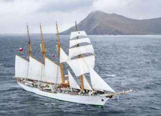 Ingreso del Buque Escuela Esmeralda a Aguas Jurisdiccionales de Chile news-17092024-015324