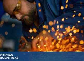 Herreros y plomeros: Oficios en peligro de extinción news-26092024-220956