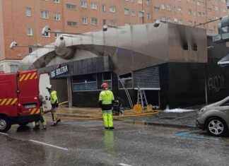 Los bomberos controlan incendio en bolera de Burgos news-07102024-153722