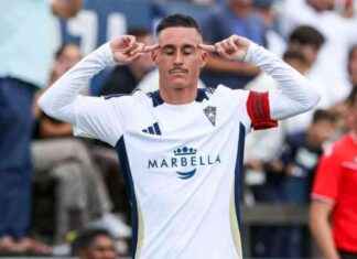 Marbella FC remonta para mantener viva la esperanza en la liga ante CF Intercity. news-27102024-035933