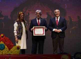 El pregón de Diego Castañeda Blanquer marca el inicio de la Navidad en Algeciras el-pregn-de-diego-castaeda-blanquer-marca-el-inicio-de-la-navidad-en-algeciras