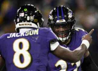 Los Ravens de Baltimore ganan el título de la AFC North al vencer a los Browns de Cleveland 35-10 los-ravens-de-baltimore-ganan-el-ttulo-de-la-afc-north-al-vencer-a-los-browns-de-cleveland-35-10