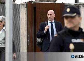 Sancionan a Rubiales con multa de 10.800 euros por beso a Jenni Hermoso sancionan-a-rubiales-con-multa-de-10800-euros-por-beso-a-jenni-hermoso