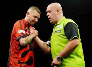Clash clave en Sheffield entre Michael van Gerwen y Nathan Aspinall en la Premier League Darts clash-clave-en-sheffield-entre-michael-van-gerwen-y-nathan-aspinall-en-la-premier-league-darts