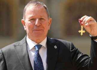 Martin Brundle rinde homenaje a sus colegas tras recibir OBE del Príncipe de Gales martin-brundle-rinde-homenaje-a-sus-colegas-tras-recibir-obe-del-prncipe-de-gales