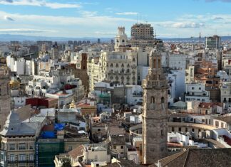 Alineaciones De Barcelona Contra Valencia C. F.: ¿Quién Sorprenderá?